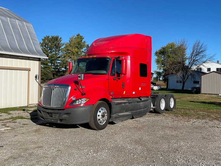 #402-•-2016-international-semi-tractor-(has-wi-title)-(denmark,-wi)-image-1