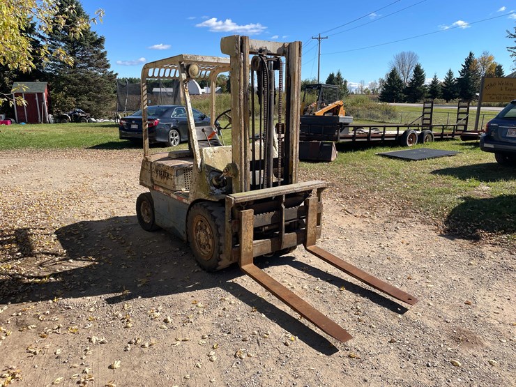 #312-•-hyster-gasoline-forklift-(oconto,-wi)-image-3