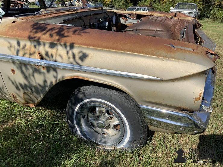 1961-chevrolet-4-dr.-impala-image-12
