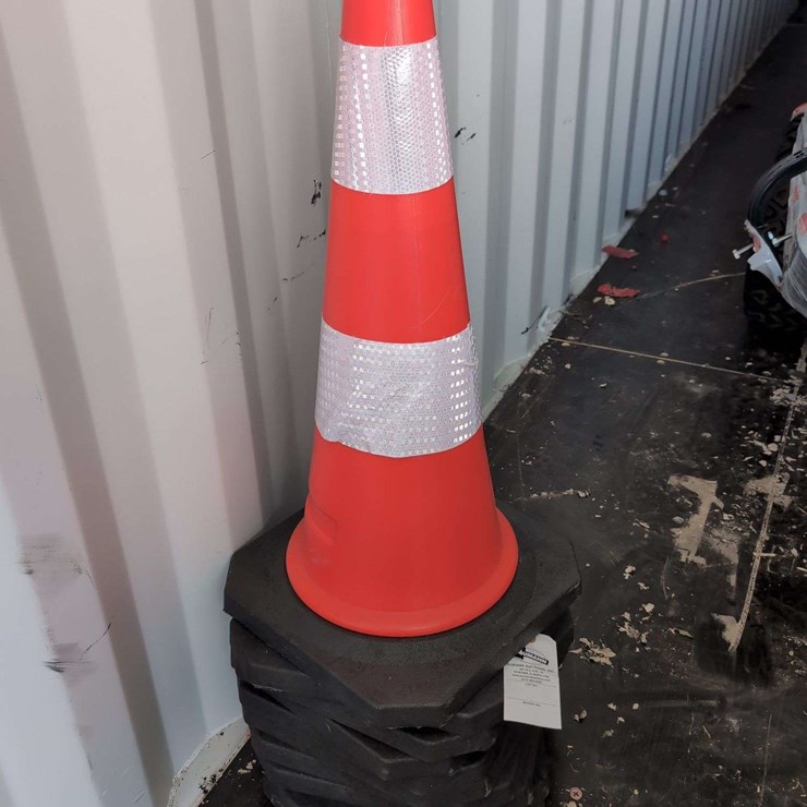 (10) KJ Traffic Cone 28"