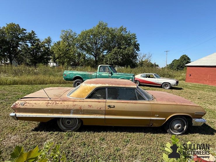 1963-chevrolet-impala-collector-car-image-4
