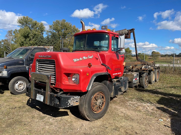 #418-•-1998-mack-dm6865-rolloff-truck-(has-wi-title)-(reedsville,-wi)-image-1