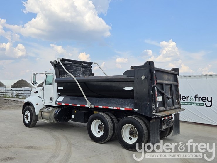 2018-peterbilt-348-image-5