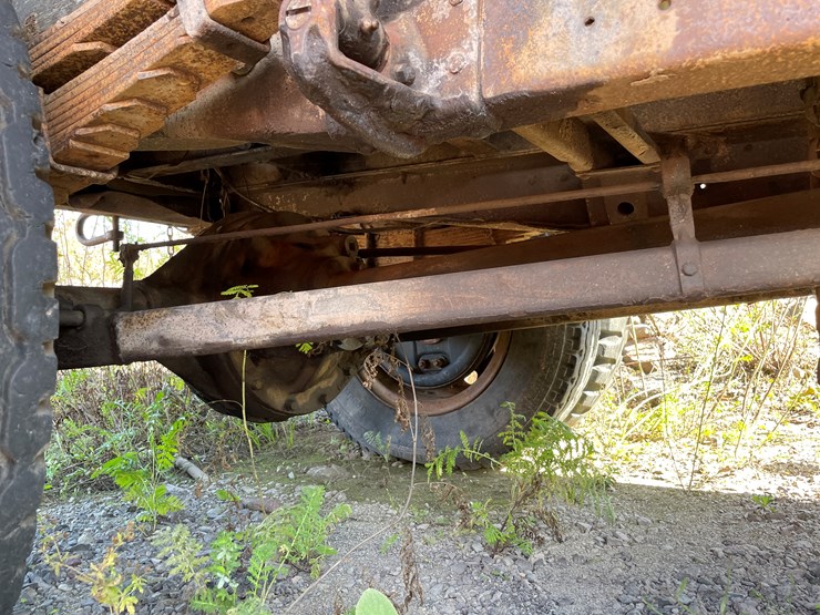 #426-•-vintage-ford-1-1/2-ton-single-axle-dump-truck-(no-title)-(houghton,-mi)-image-32