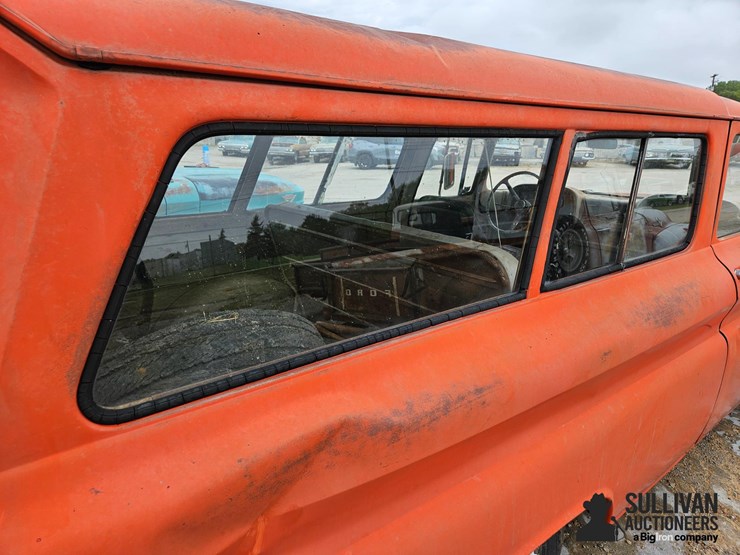 1963-chevrolet-suburban-image-20