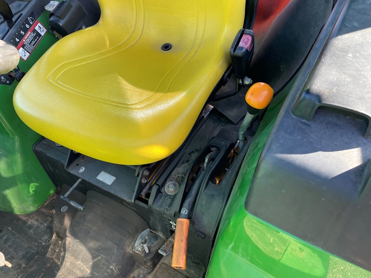 2019-john-deere-2038r-image-34