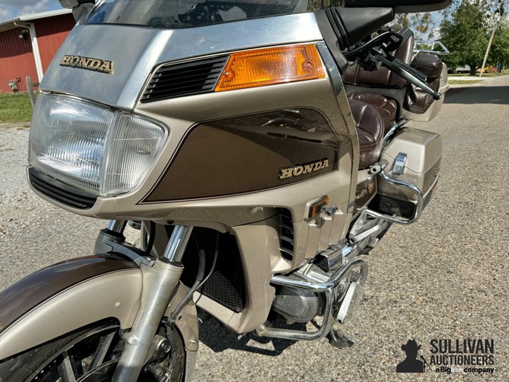 run-#23---1985-honda-goldwing-gl1200-aspencade-motorcycle-image-9