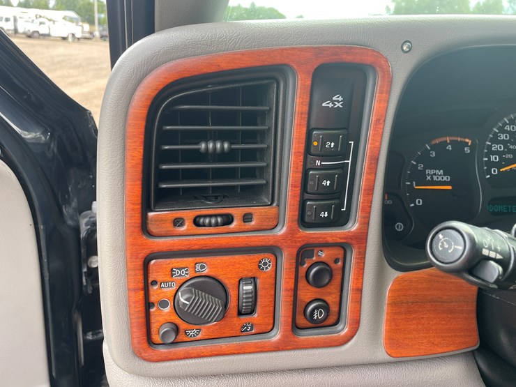2003-chevrolet-silverado-2500-image-65