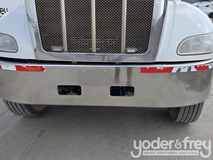 2018-peterbilt-348-image-64