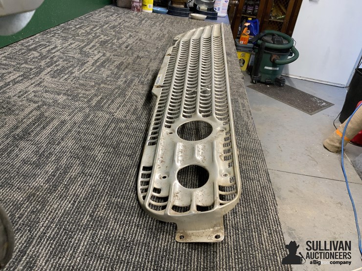 1958-chevrolet-impala-grille-image-4