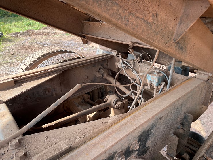 #412-•-1988-white-gmc/autocar-quad-axle-dump-truck-(title-in-delay)-(wakefield,-mi)-image-82