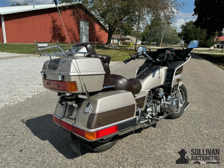 run-#23---1985-honda-goldwing-gl1200-aspencade-motorcycle-image-5