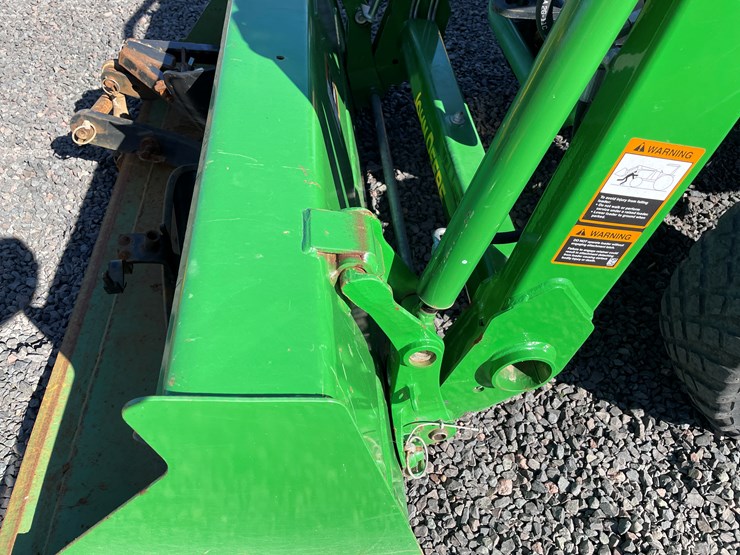 2019-john-deere-2038r-image-11