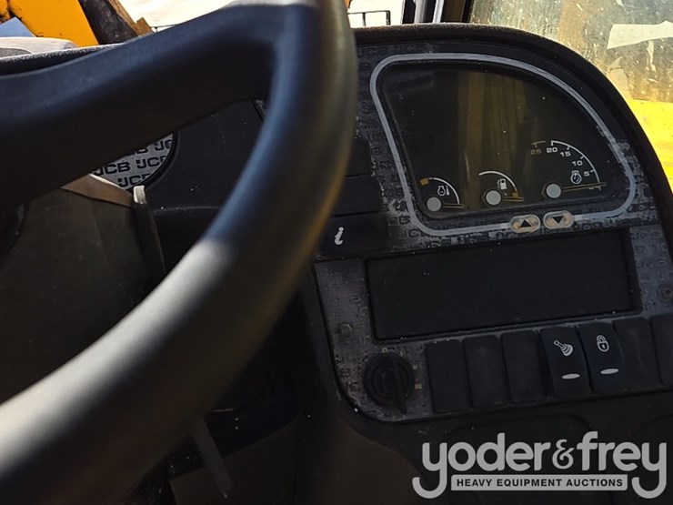 2016-jcb-510-56-image-47