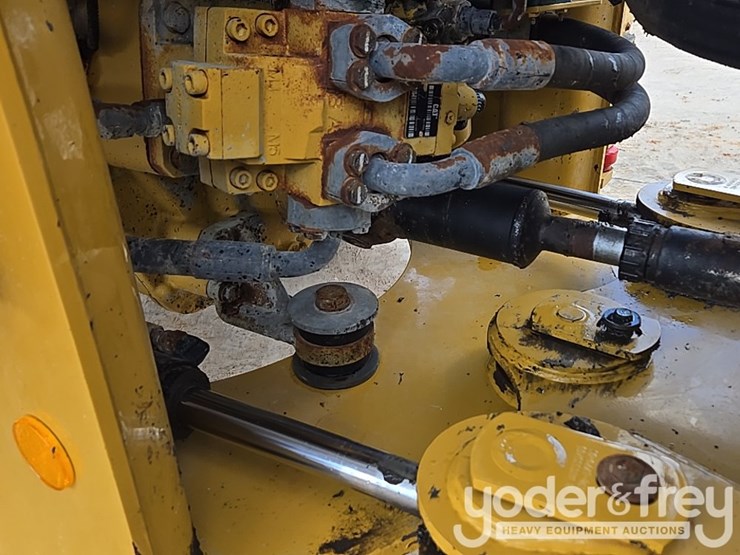 2019-caterpillar-930-image-32