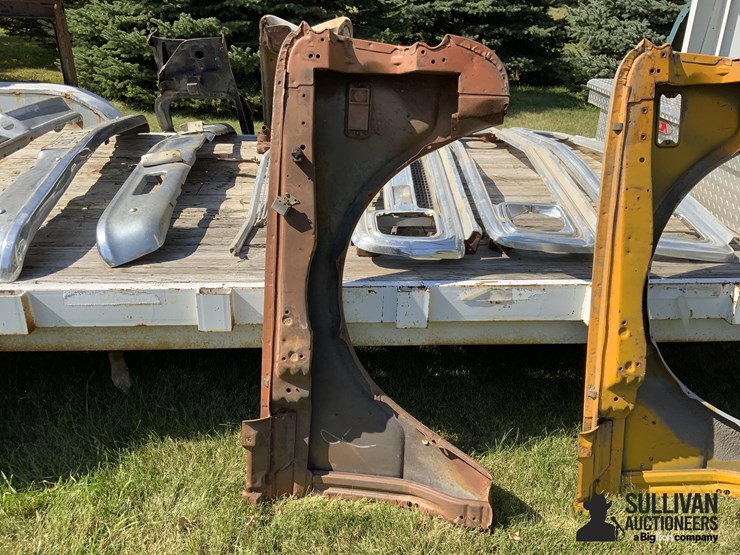 1970-72-chevrolet-front-lh-pickup-fenders-image-13