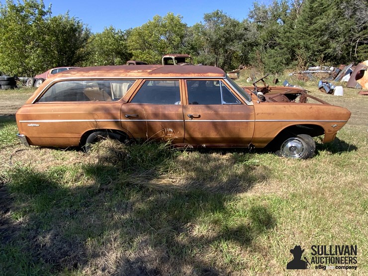 1966-chevrolet-chevelle-wagon-image-4