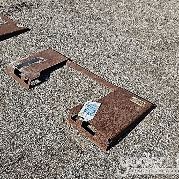 Unused Thick Quick Tach Cut Out Mount Plate to suit Skidsteer