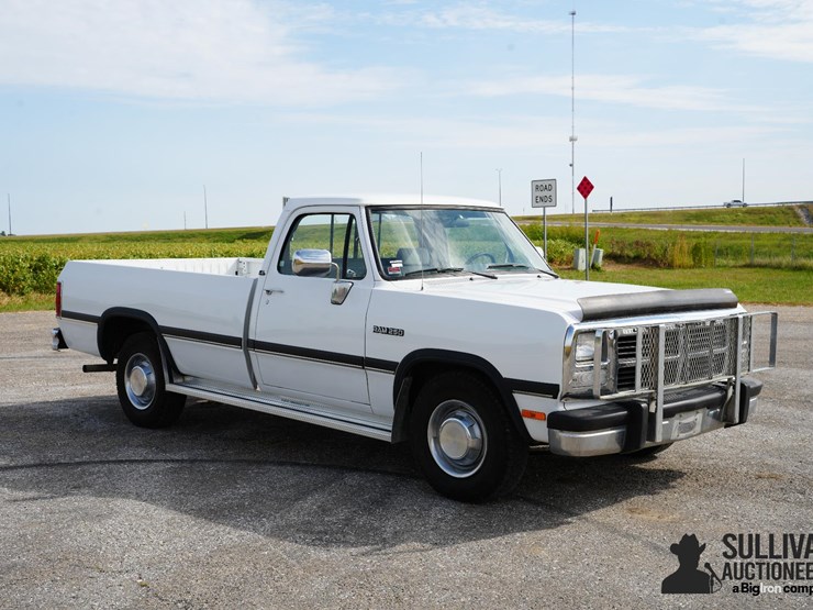 1992-dodge-ram-250-image-3