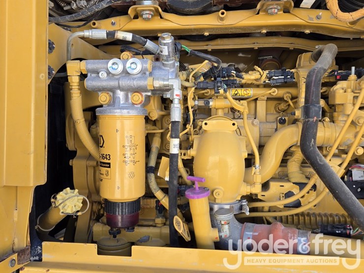 2016-caterpillar-12m3-image-55