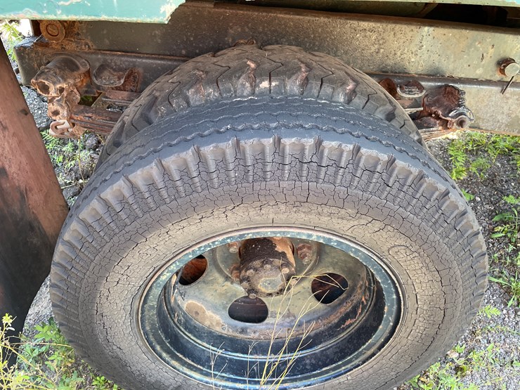 #424-•-vintage-ford-1-1/2-ton-single-axle-dump-truck-(no-title)-(houghton,-mi)-image-31