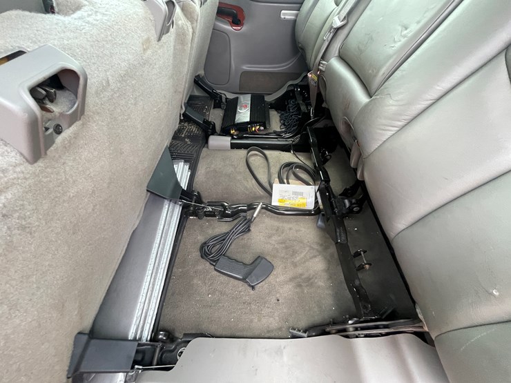 2003-chevrolet-silverado-2500-image-52