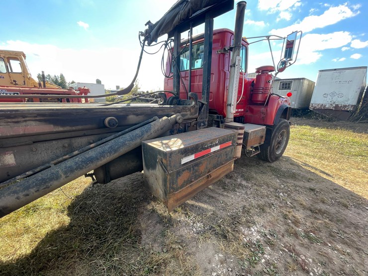2000-mack-dm690s-image-27