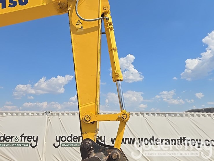 2022-komatsu-pc490-lc-11-image-17