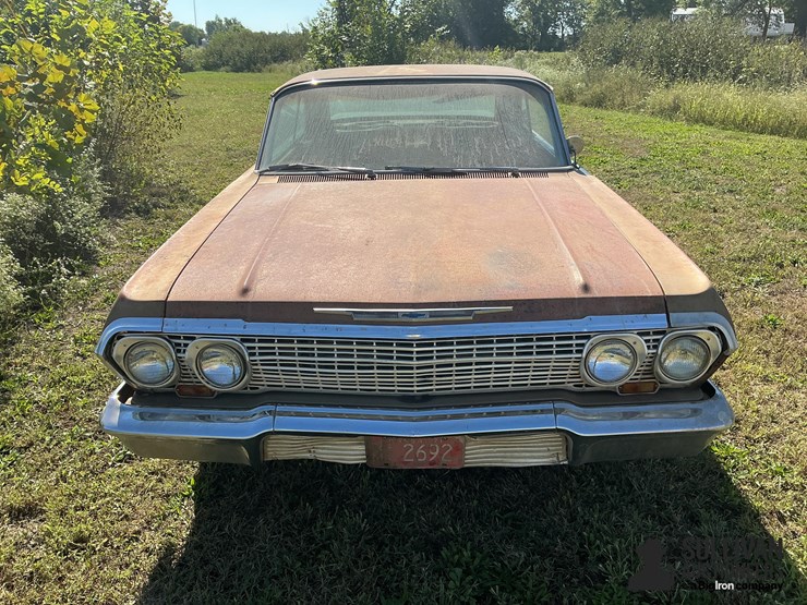 1963-chevrolet-impala-collector-car-image-2