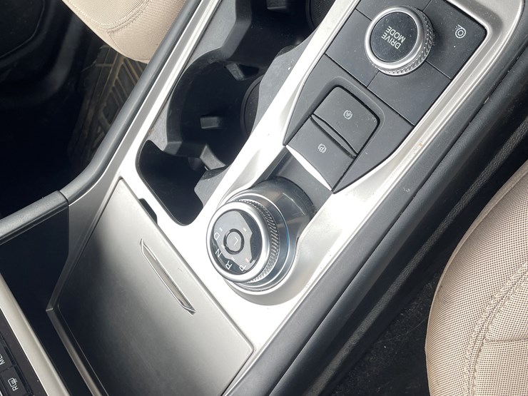 2021-ford-explorer-image-27