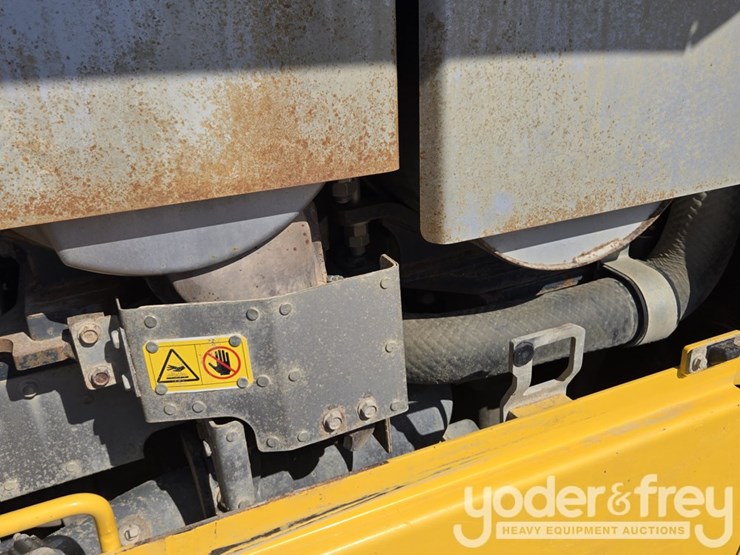 2022-komatsu-d65px-18-image-37