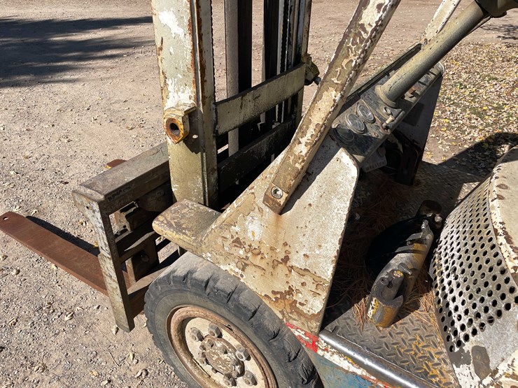 #312-•-hyster-gasoline-forklift-(oconto,-wi)-image-13