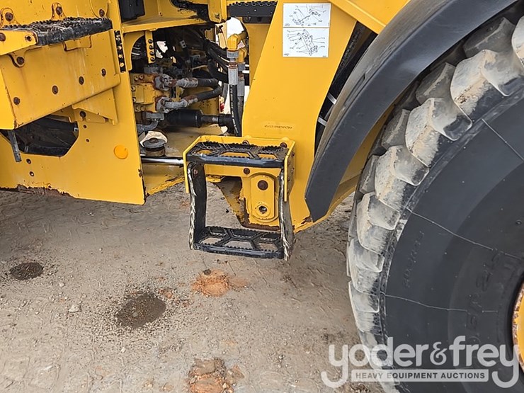 2019-caterpillar-930-image-56