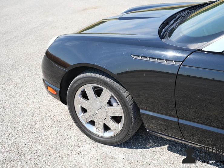 run-#129---2002-ford-thunderbird-convertible-image-12