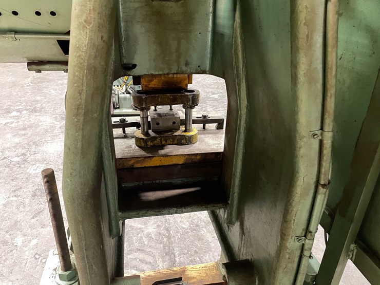 #6882-•-rousselle-punch-press-(kaukauna,-wi)-image-27