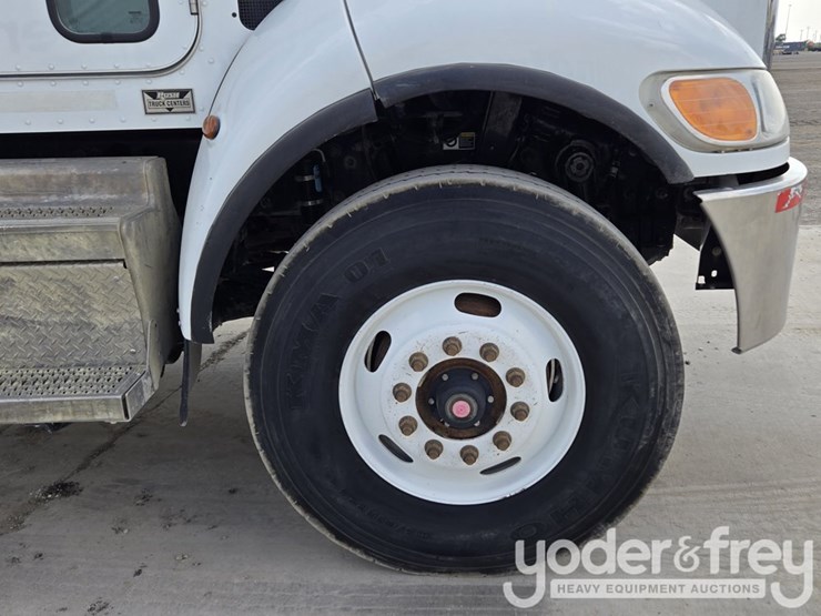 2018-peterbilt-348-image-27