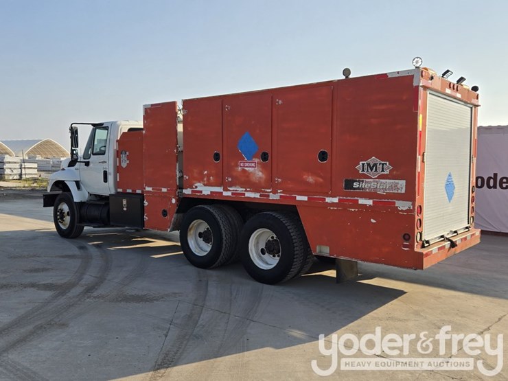 2008-peterbilt-335-image-6