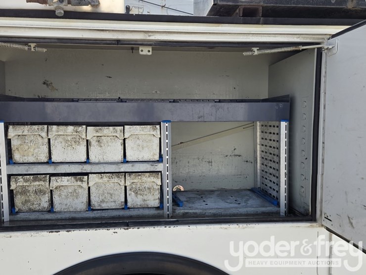 2013-ford-f750-image-45