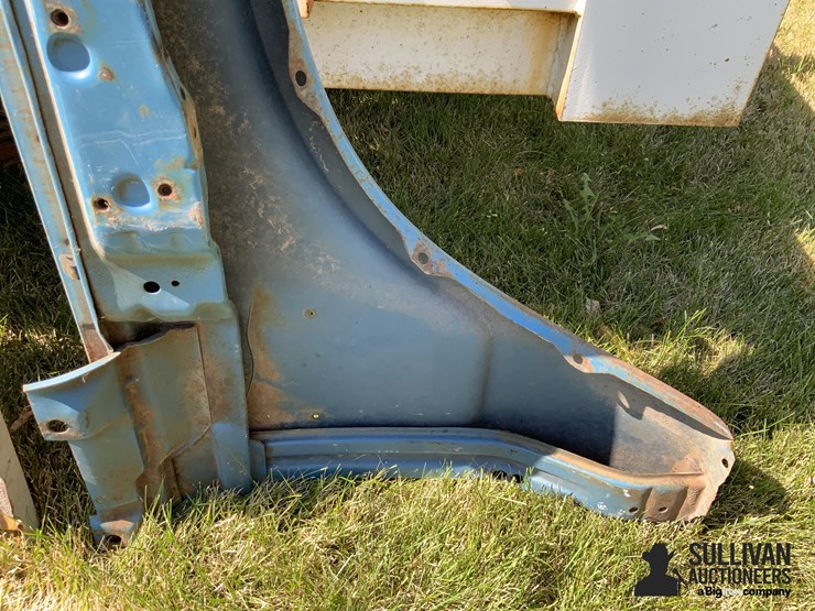 1970-72-chevrolet-front-lh-pickup-fenders-image-9