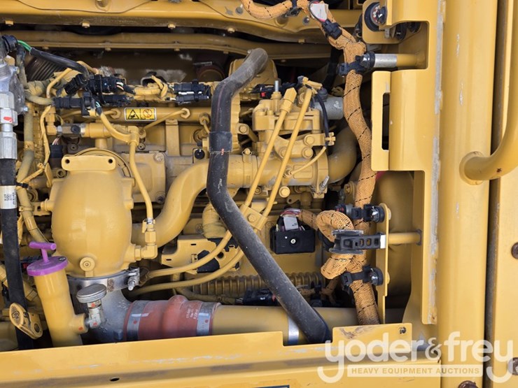 2016-caterpillar-12m3-image-56