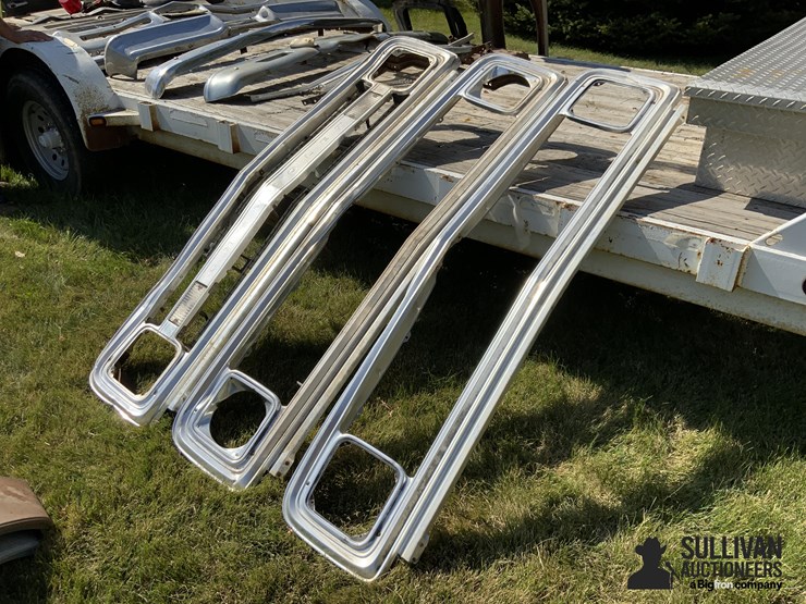 1969-72-chevrolet-pickup-grille-trims-image-1