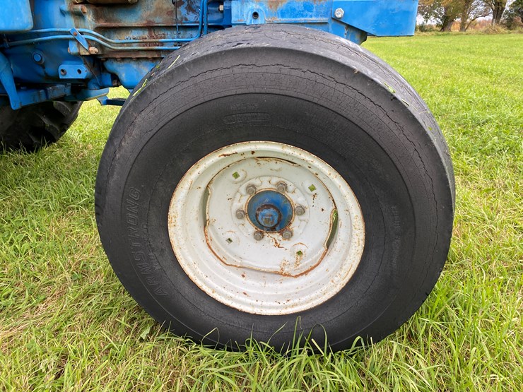 1981-ford-7600-image-21