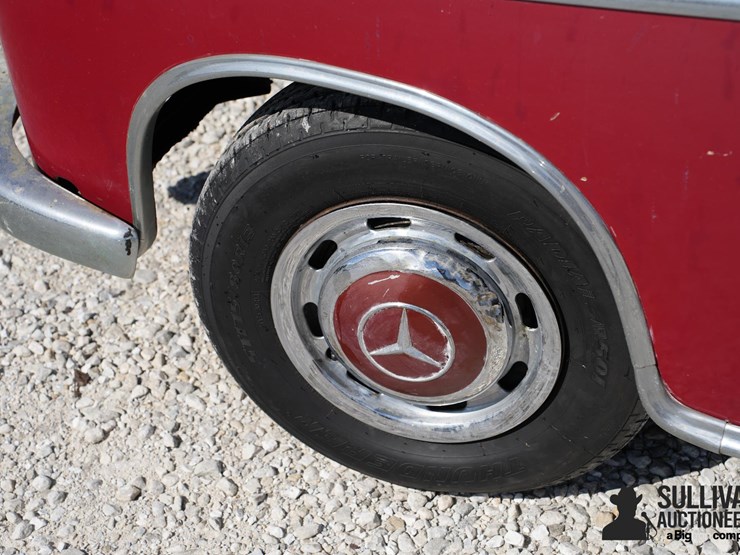 run-#145---1960-mercedes-220-se-convertible-image-14