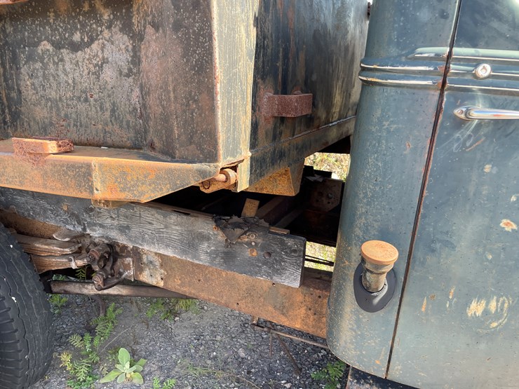#426-•-vintage-ford-1-1/2-ton-single-axle-dump-truck-(no-title)-(houghton,-mi)-image-35