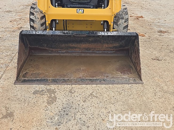 2016-caterpillar-232d-image-11
