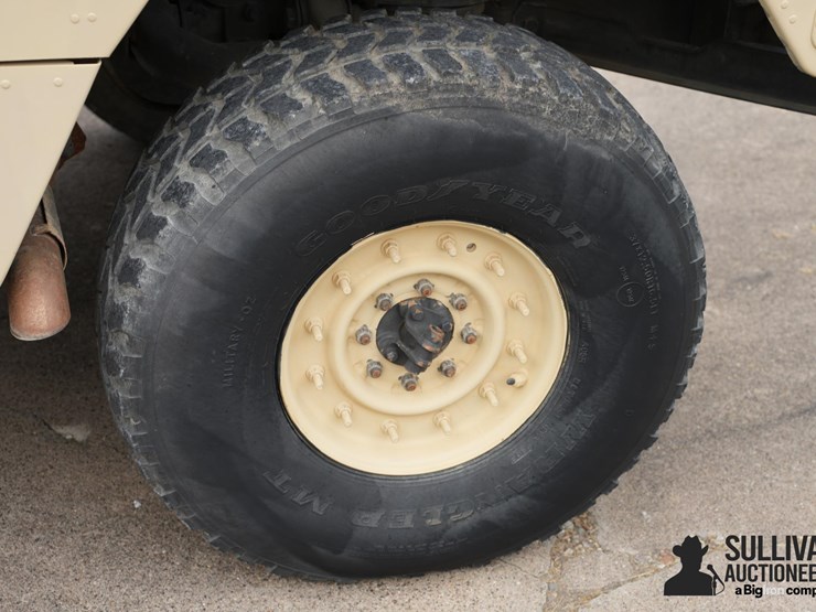 run-#17---2011-am-general-humvee-4x4-personnel-carrier-image-18