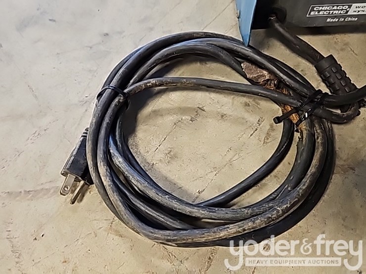 chicago-electric-90-amp-flux-wire-welder,-120v-60hz,-welding-systems-sku-44567-mig-welder-image-13