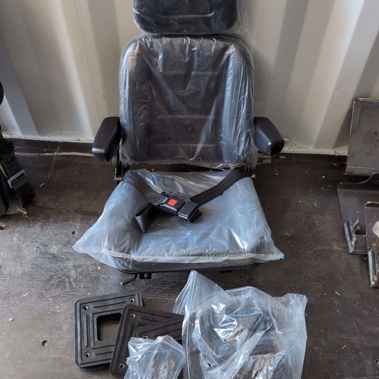 (1) Universal Mower/Tractor Seat - with Mounting Brackets