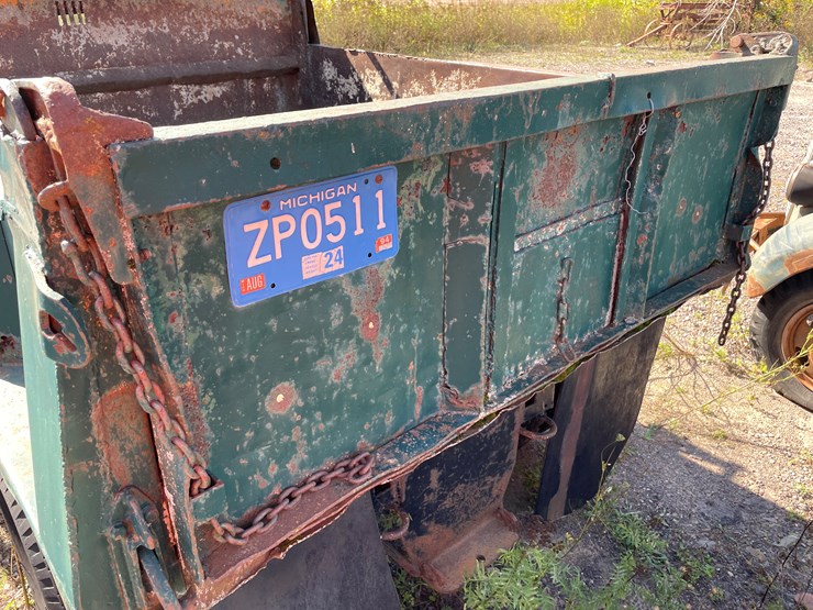 #424-•-vintage-ford-1-1/2-ton-single-axle-dump-truck-(no-title)-(houghton,-mi)-image-25