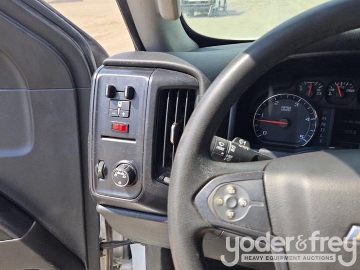 2021-chevrolet-silverado-image-90